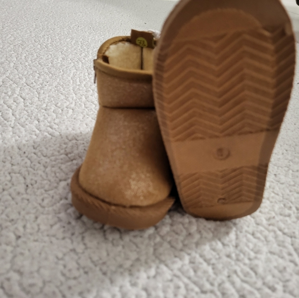 Cozy Tan Kids Boots 5T - Picture 4 of 4